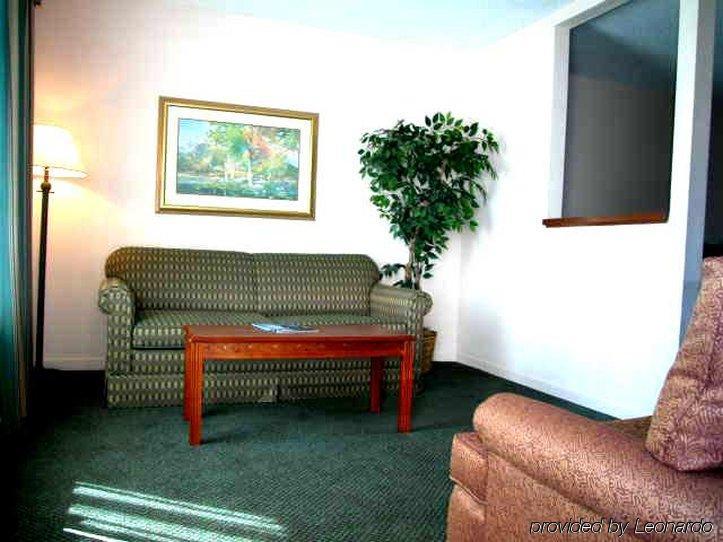 Red Roof Inn & Suites Monroe, Nc ภายนอก รูปภาพ